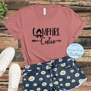 Campfire Cutie Graphic Teeβ Shirt